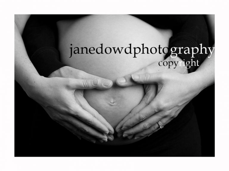 maternity photography heart hands